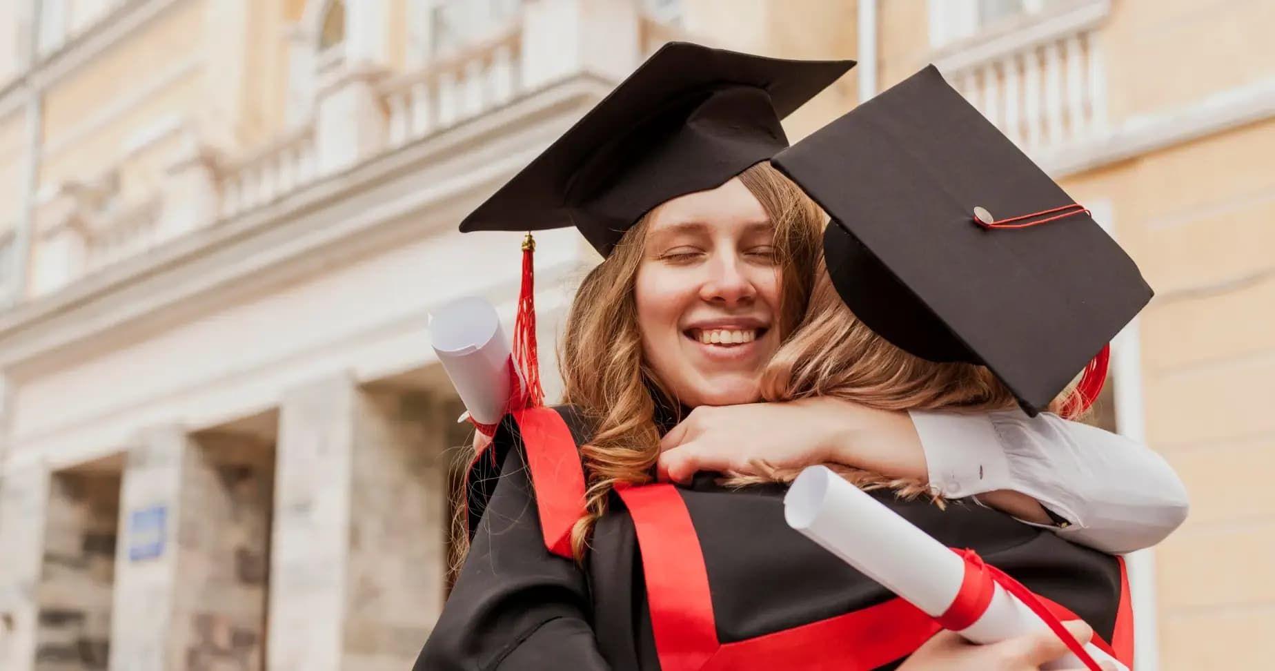 gratuated_girls_hugging